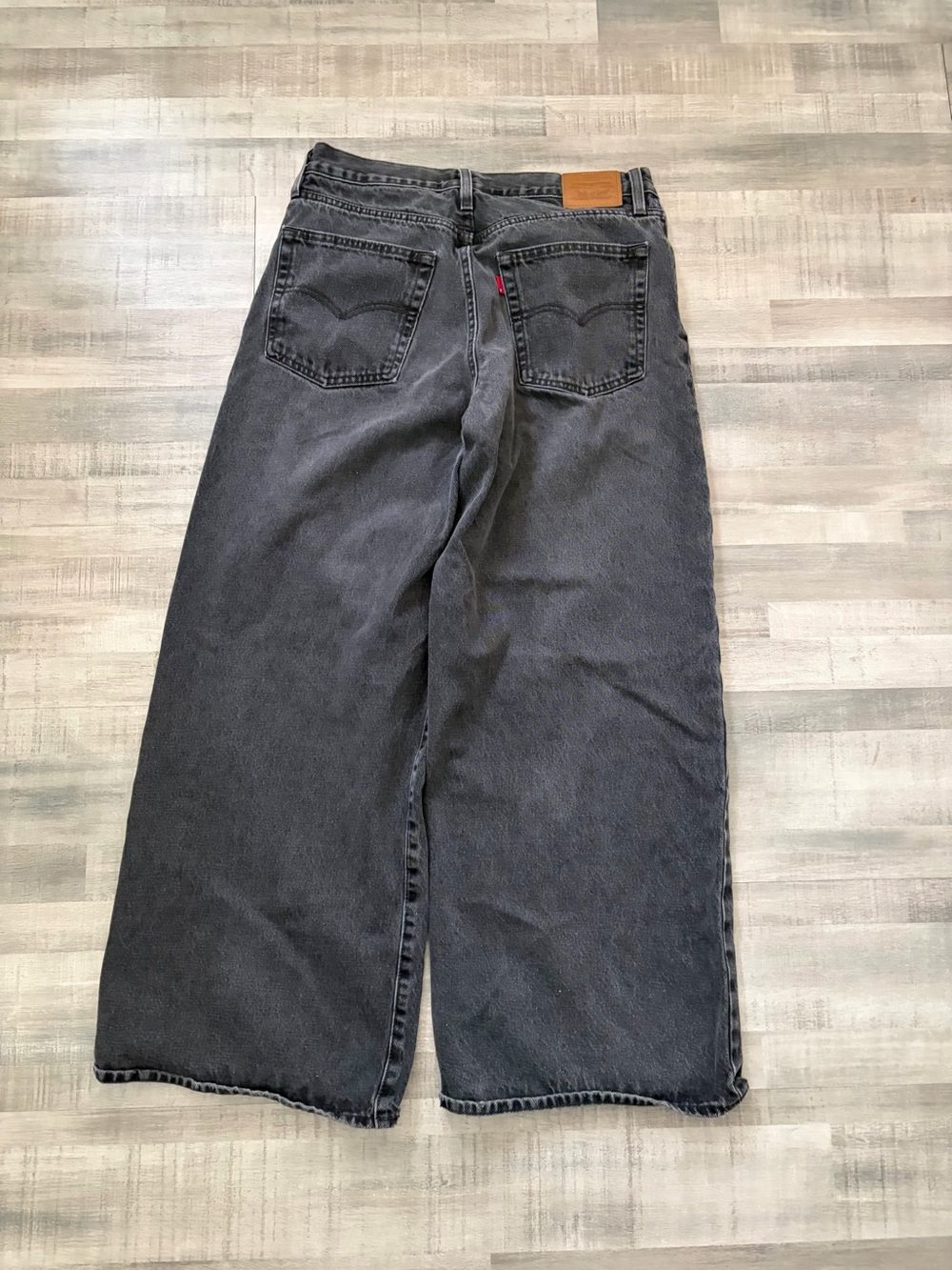 Levi’s - Picture 3 of 4